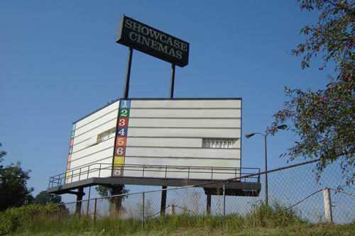 Showcase Cinemas Dearborn - Demo From Mark (newer photo)